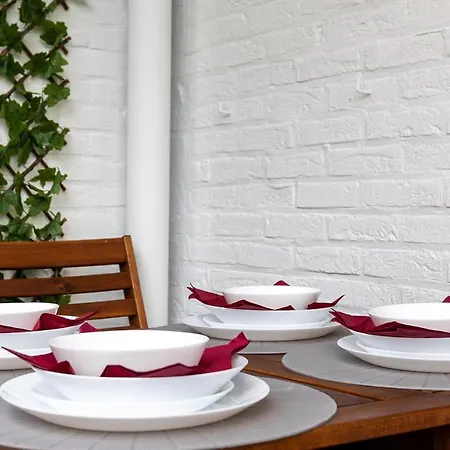 Luxe With Parking & Garden In Wilrijk